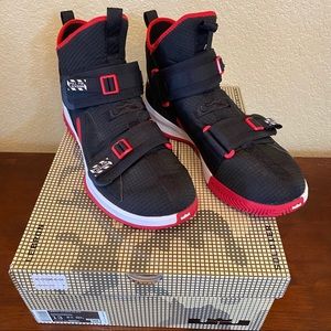LeBron Soldier XIII SFG size 13 like new